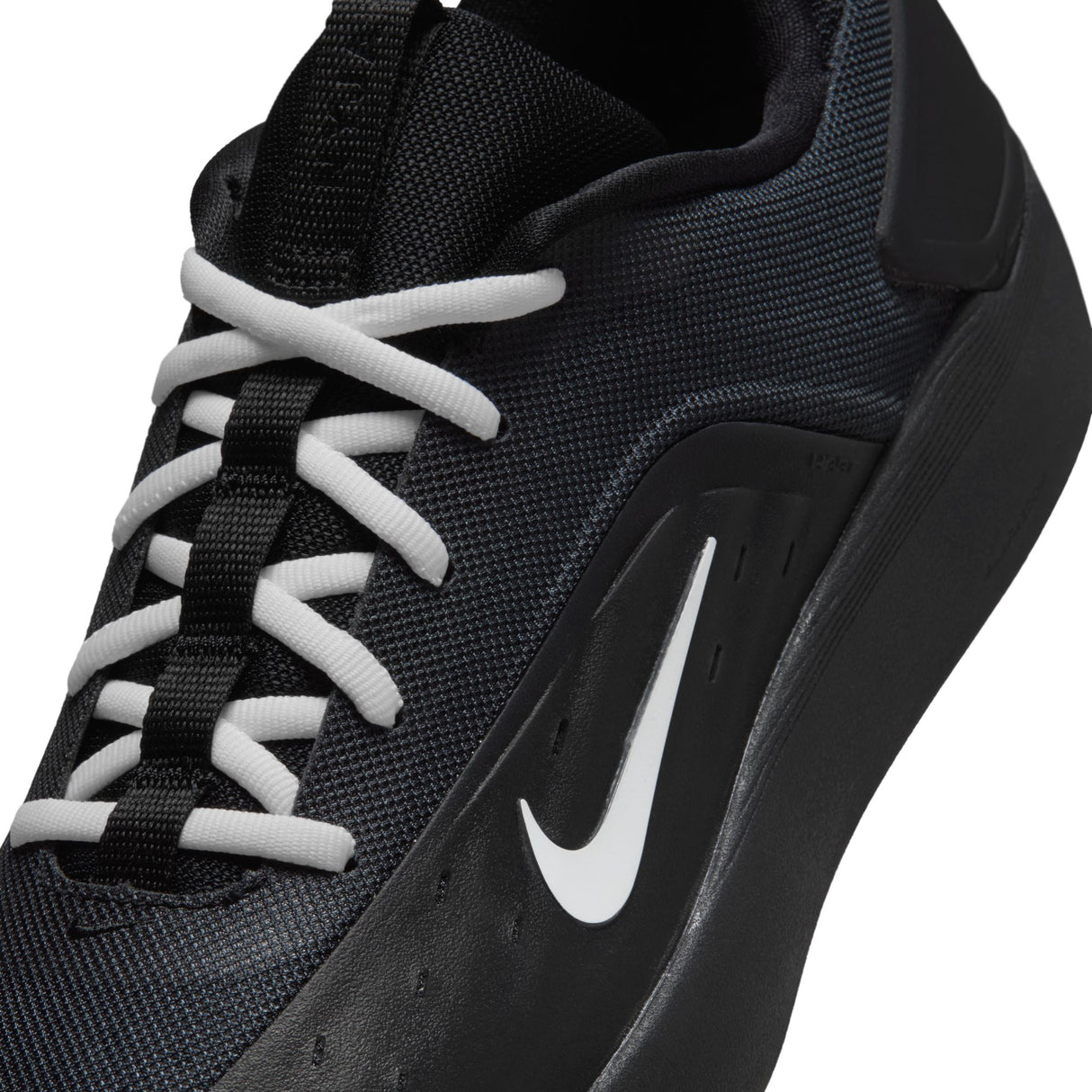 Nike SB Zoom Nyjah 4 Black/White Shoes
